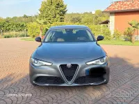 Usata Alfa Romeo Giulia 150 CV (110 kW) 2018 Grigio Berlina