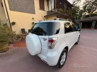 Usata Daihatsu Terios 102 CV (75 kW) 2011 Bianco SUV