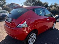 Usata Lancia Ypsilon Gold 69 CV (50 kW) 2017 Rosso Utilitaria