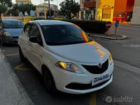 Usata Lancia Ypsilon Gold 69 CV (50 kW) 2019 Bianco Utilitaria