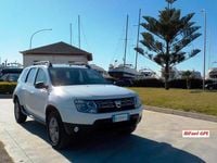 Usata Dacia Duster Lauréate 115 CV (84 kW) 2016 Bianco SUV