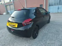 Usata Peugeot 208 83 CV (61 kW) 2018 Nero Utilitaria