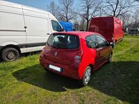 Usado Renault Twingo Dynamique 60 CV (44 kW) 2009 Rojo Utilitario
