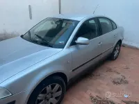 Usata VW Passat 130 CV (95 kW) 2001 Grigio Berlina