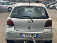 Usata Toyota Yaris Sol 75 CV (55 kW) 2005 Blu Berlina