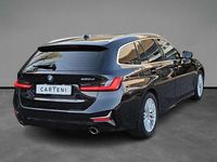 Usata BMW 320 Luxury Line 190 CV (139 kW) 2020 Black sapphire metallizzato Station wagon