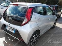 Usata Toyota Aygo 72 CV (52 kW) 2018 Grigio Utilitaria