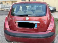 Usata Lancia Ypsilon 70 CV (51 kW) 2004 Rosso Utilitaria