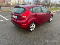 Usata Ford Fiesta Titanium 97 CV (71 kW) 2012 Viola Utilitaria