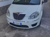 Usata Lancia Musa Gold 77 CV (56 kW) 2012 Bianco Monovolume