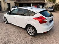 Usata Ford Focus Titanium 95 CV (69 kW) 2011 Bianco Berlina