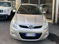 Usata Hyundai i20 Comfort 77 CV (56 kW) 2011 Grigio Utilitaria
