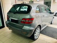 Usata Mercedes B180 108 CV (79 kW) 2008 Grigio Monovolume