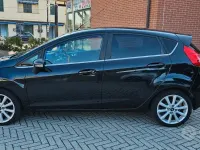 Usata Ford Fiesta Titanium 75 CV (55 kW) 2015 Nero Utilitaria