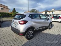 Usata Renault Captur Zen 90 CV (66 kW) 2018 Grigio SUV