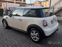 Usata Mini Cooper 75 CV (55 kW) 2011 Beige Utilitaria