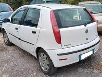 Usata Fiat Punto Dynamic 69 CV (50 kW) 2004 Bianco Utilitaria