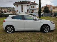 Usata Alfa Romeo Giulietta Distinctive 175 CV (128 kW) 2014 Bianco Berlina