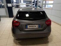 Usata Mercedes A180 Business 109 CV (80 kW) 2018 Grigio Berlina