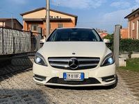 Usata Mercedes B180 Premium 122 CV (89 kW) 2012 Bianco Utilitaria