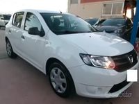 Usata Dacia Sandero Lauréate 75 CV (55 kW) 2016 Bianco Berlina