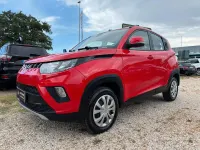Usata Mahindra KUV100 83 CV (61 kW) 2025 Rosso SUV