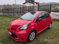 Usata Toyota Aygo Lounge 68 CV (50 kW) 2012 Rosso Utilitaria