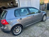 Usata VW Golf V Comfortline 104 CV (76 kW) 2007 Argento Berlina