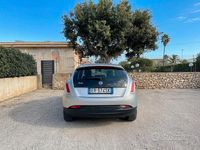 Usata Lancia Delta 120 CV (88 kW) 2013 Grigio Utilitaria