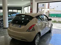Usata Lancia Ypsilon Gold 69 CV (50 kW) 2016 Beige Utilitaria