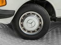 Usata Mercedes 300 88 CV (64 kW) 1980 Bianco Berlina