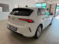 Usata Opel Astra Edition 131 CV (96 kW) 2022 Bianco Utilitaria