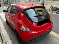 Usata Lancia Ypsilon Silver 69 CV (50 kW) 2022 Rosso Utilitaria