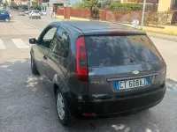 Usata Ford Fiesta 68 CV (50 kW) 2005 Bluazzurro Utilitaria