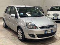 Usata Ford Fiesta 75 CV (55 kW) 2008 Argento Utilitaria