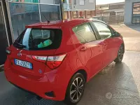 Usata Toyota Yaris 72 CV (52 kW) 2019 Rosso Berlina