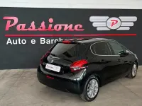 Usata Peugeot 208 82 CV (60 kW) 2019 Nero Utilitaria