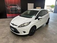 Usata Ford Fiesta Titanium 68 CV (50 kW) 2009 Bianco Utilitaria