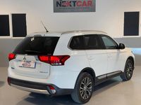 Usata Mitsubishi Outlander 149 CV (109 kW) 2015 Bianco SUV