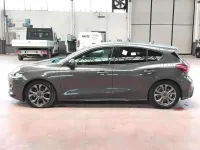 Usata Ford Focus ST-Line 116 CV (85 kW) 2025 Magnetic grey Berlina