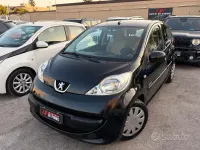 Usata Peugeot 107 68 CV (50 kW) 2008 Nero Utilitaria