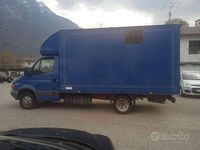 Usata Iveco 35.12 115 CV (84 kW) 2005 Blu Furgone
