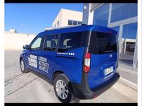 Usata Ford Tourneo Courier Titanium 126 CV (92 kW) 2024 Desert island blue Monovolume