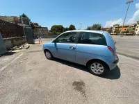 Usata Lancia Ypsilon 69 CV (50 kW) 2004 Bluazzurro Utilitaria