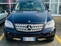 Usata Mercedes ML320 224 CV (164 kW) 2007 Blu SUV