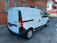 Usata Dacia Dokker Ambiance 90 CV (66 kW) 2017 Bianco Monovolume
