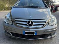 Usata Mercedes B200 140 CV (102 kW) 2006 Grigio Monovolume