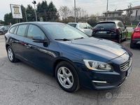 Usata Volvo V60 R-Design Momentum 114 CV (83 kW) 2014 Blu/azzurro Station wagon