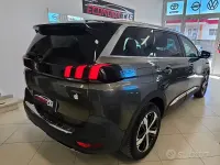 Usata Peugeot 5008 GT-line 131 CV (96 kW) 2019 Verde SUV