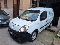 Usata Renault Kangoo 90 CV (66 kW) 2010 Bianco Monovolume